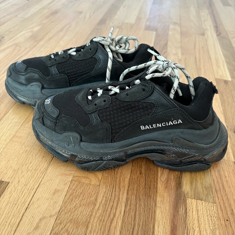 BALENCIAGA TRIPLE S